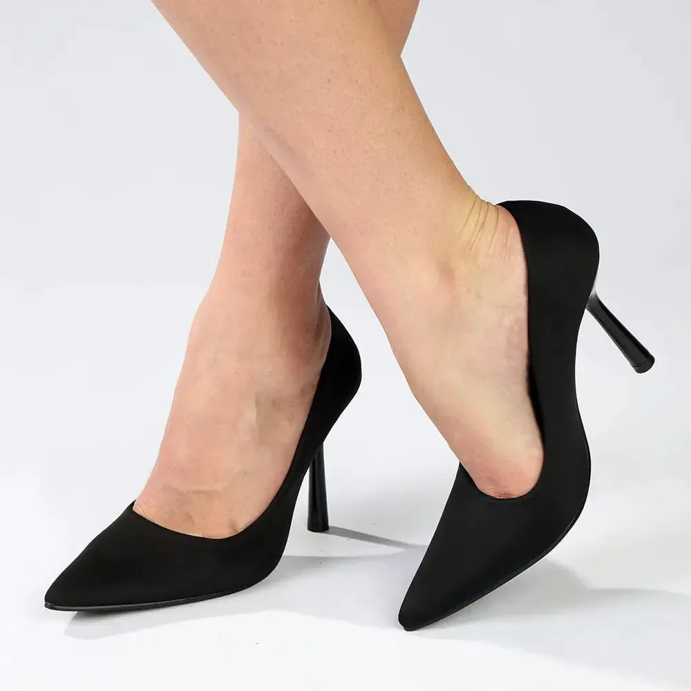 Madison Lila 7 Basic Court HourGlass Heel - Black