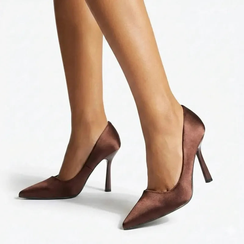 Madison Lila 7 Basic Court HourGlass Heel - Brown