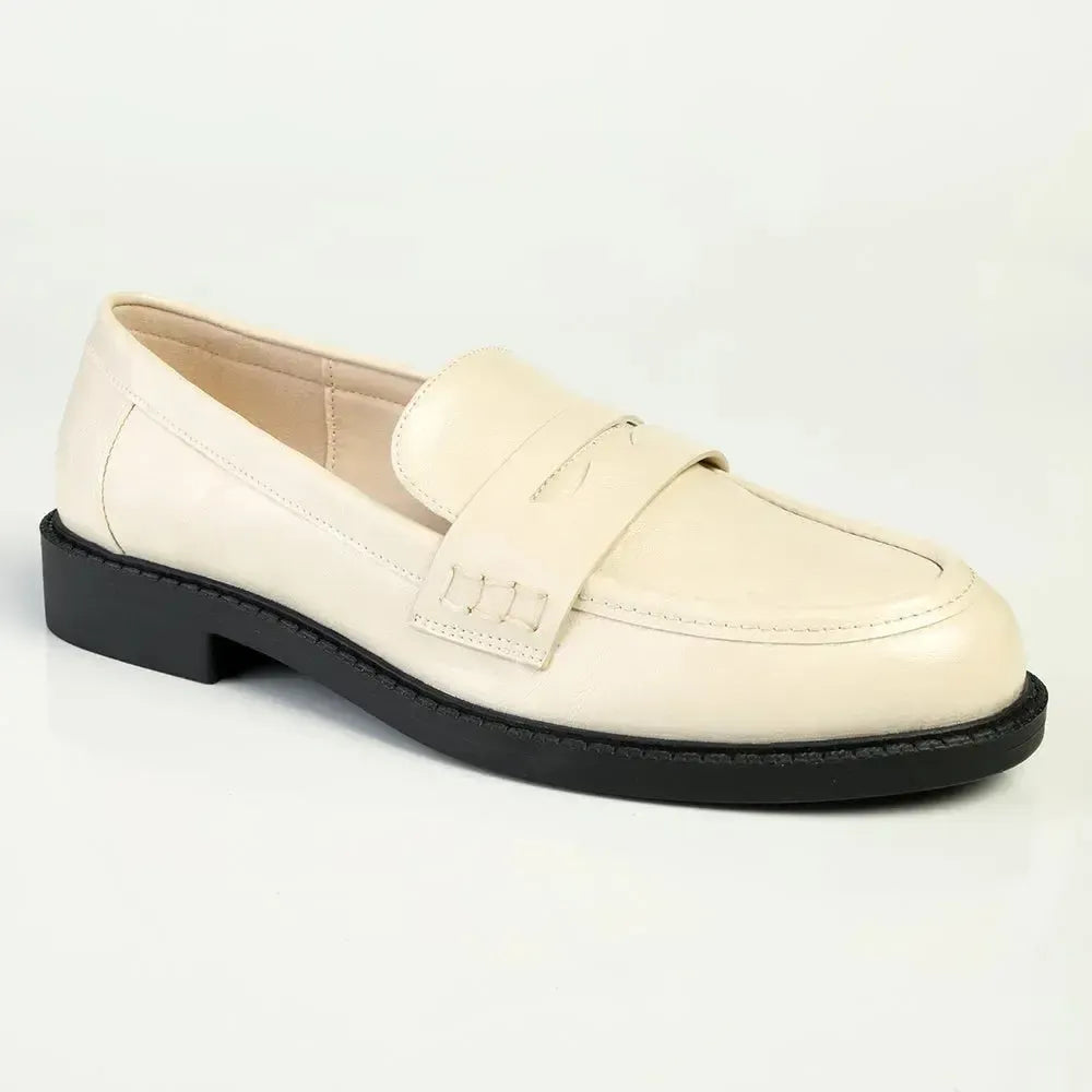 Madison Magnolia Loafer with Saddle - Off White