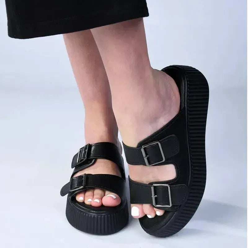 Madison Max Sandal - Black