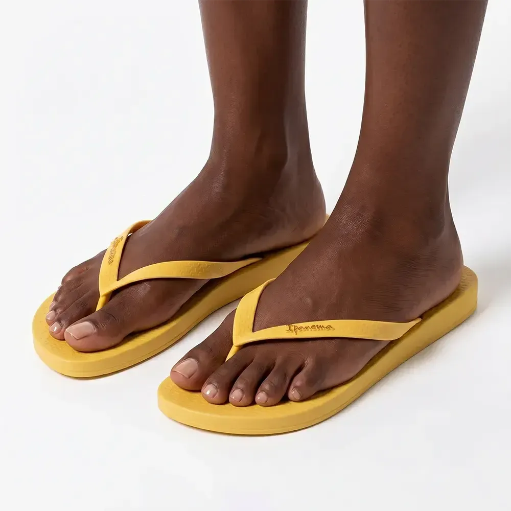 Ipanema Thong Sandals - Yellow