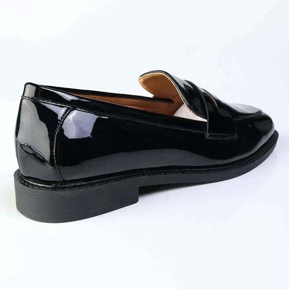 Madison Bliss 4 Loafer With Saddle - Black Patent