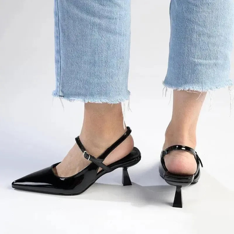 Madison Jakova Court - Black