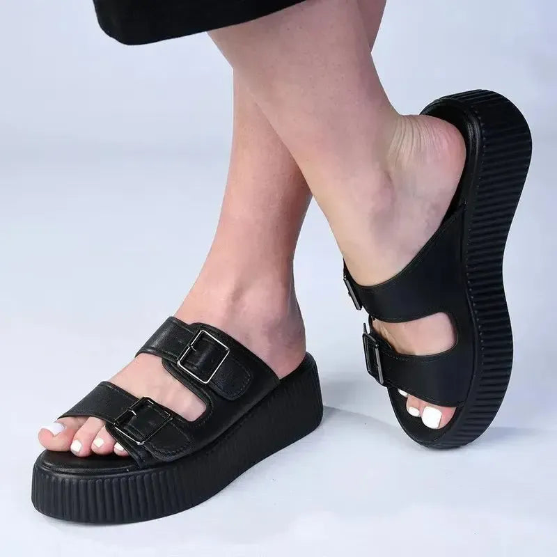 Madison Max Sandal - Black