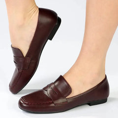 Madison Ozma Loafer With Saddle - Wine