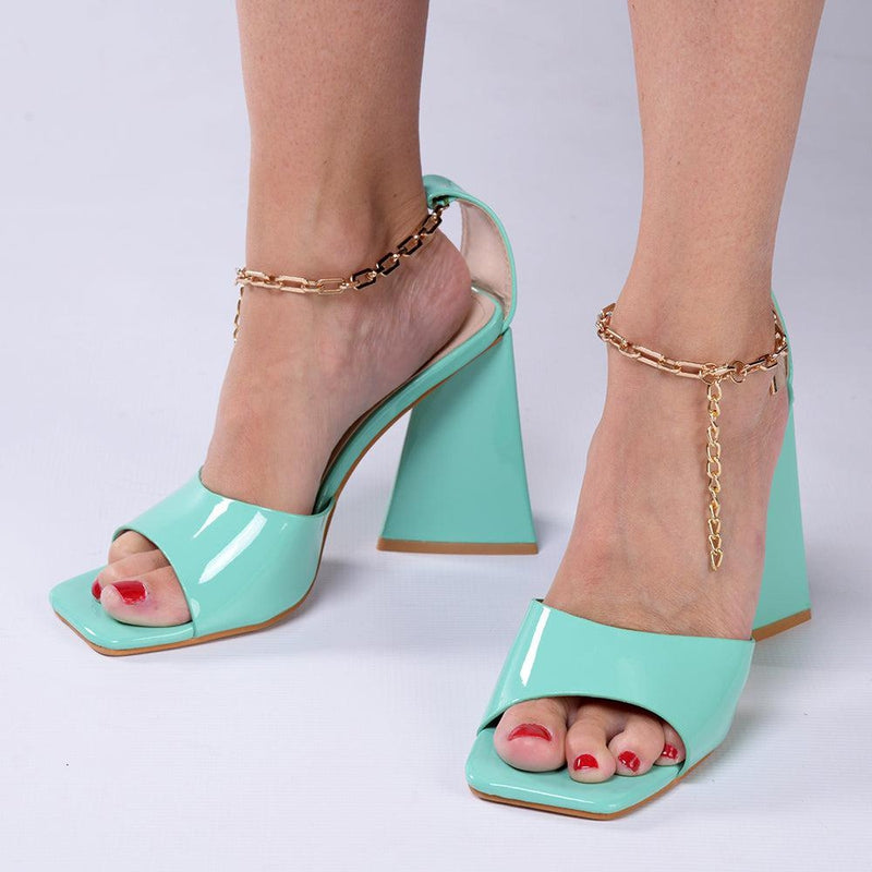 Sandals with chains around on sale ankle